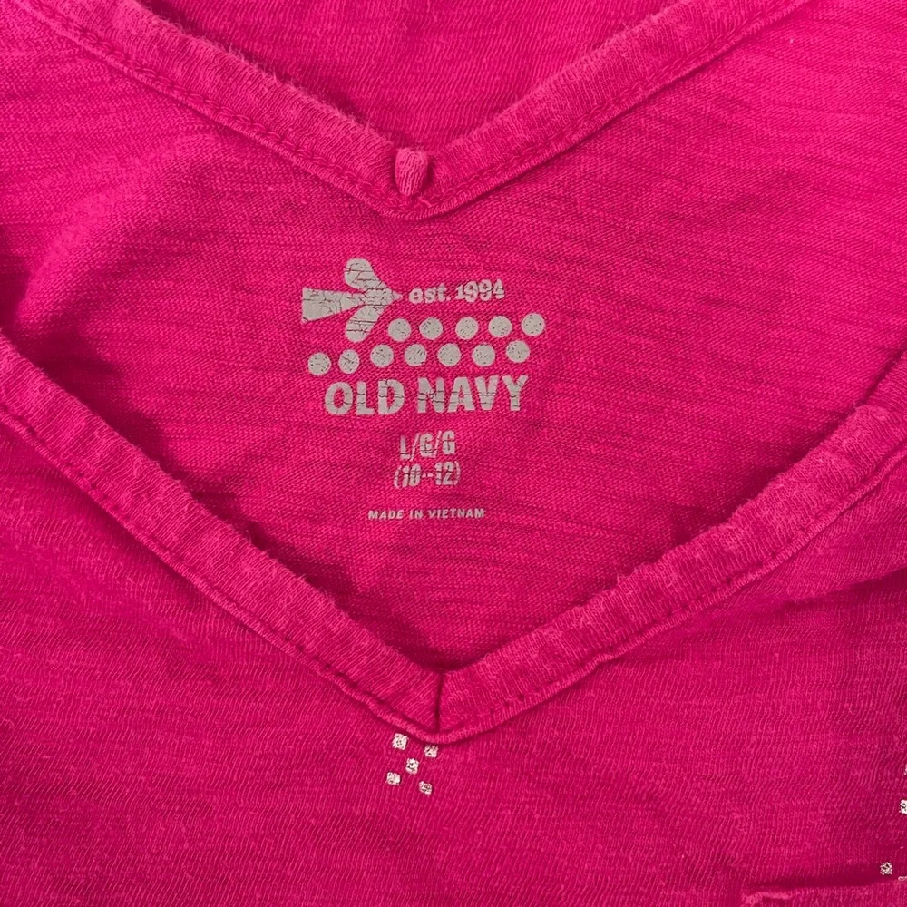 Old Navy tee
